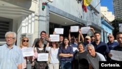 Venezolanos en Argentina exigen apertura del Registro Electoral para votar en las elecciones presidenciales. 