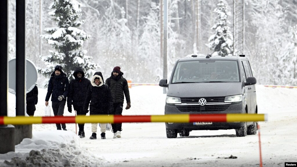 Finlanda nënshkruan marrëveshje për mbrojtjen me SHBA, mbyll kufirin me Rusinë