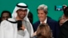 Le Sultan Al Jaber, président de la COP28, et John Kerry, l'envoyé spécial pour le climat des États-Unis.