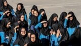 حجاب اجباری دانش آموزان دختر در محیط‌های آموزشی.