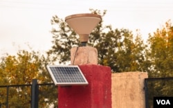 Imagen de un panel solar instalado en la Escuela Técnica N° 37 “Germán Ave Lallemant”, de la provincia de San Luis, en Argentina. [Foto: Lisandro Concatti]