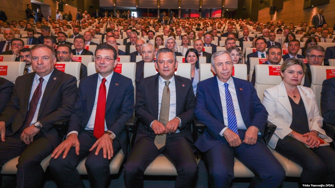 CHP bir sonraki cumhurbaşkanlığı seçiminde kendi adayını belirlemek için 1 milyon 600 bin üyesinin önüne sandık koymayı planlıyor.