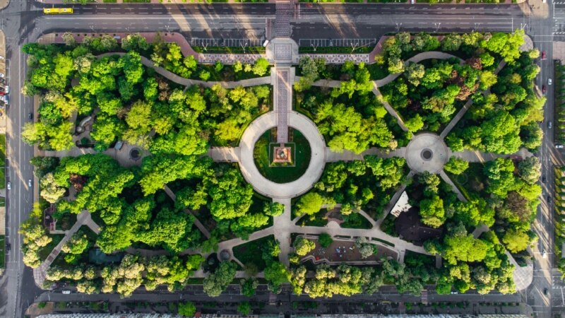 Shevchenko Garden: A Peaceful Oasis in Kharkiv