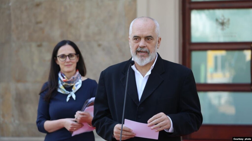 Kryeministri Edi Rama dhe ministrja e Finacave Delina Ibrahimaj