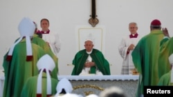 Папа римский на мессе в Триесте, Италия, 7 июля 2024 года