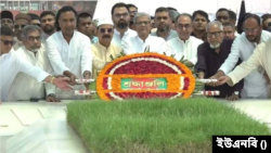 বিএনপির প্রতিষ্ঠাতা ও সাবেক রাষ্ট্রপতি জিয়াউর রহমানের সমাধিতে শ্রদ্ধা নিবেদন করেছন বিএনপি মহাসচিব মির্জা ফখরুল ইসলাম আলমগীর। ২২ এপ্রিল, ২০২৩। 