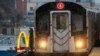 ILUSTRACIJA - Voz njujorškog metroa an liniji 4 (Foto: AFP/Adam Gray)