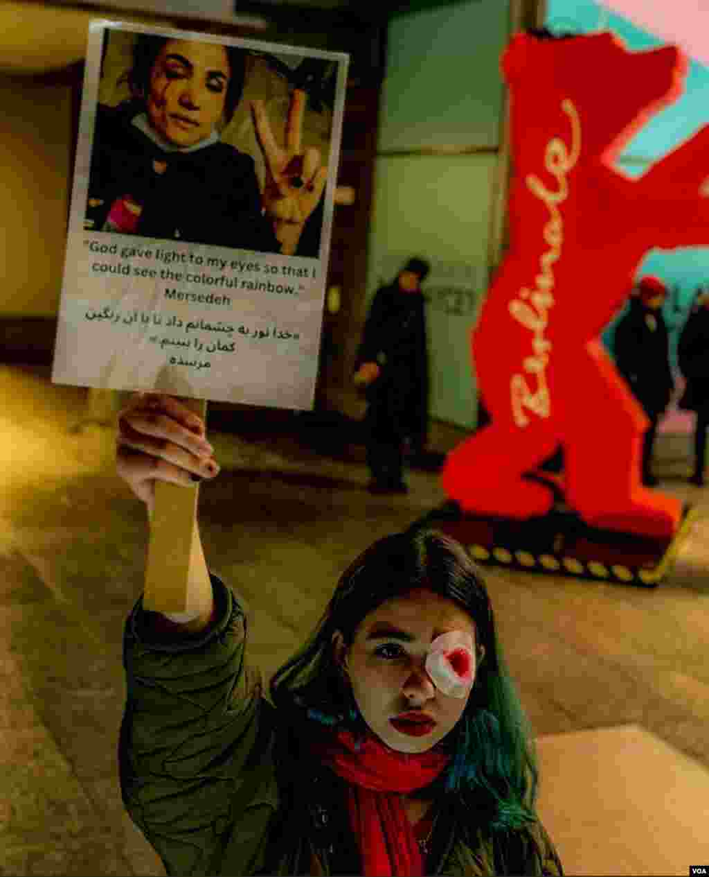  پرفورمنس «چشم‌ها» پاسداشت قربانیان سرکوب معترضان راه آزادی عکاس: حامد ابراهیمی نژاد