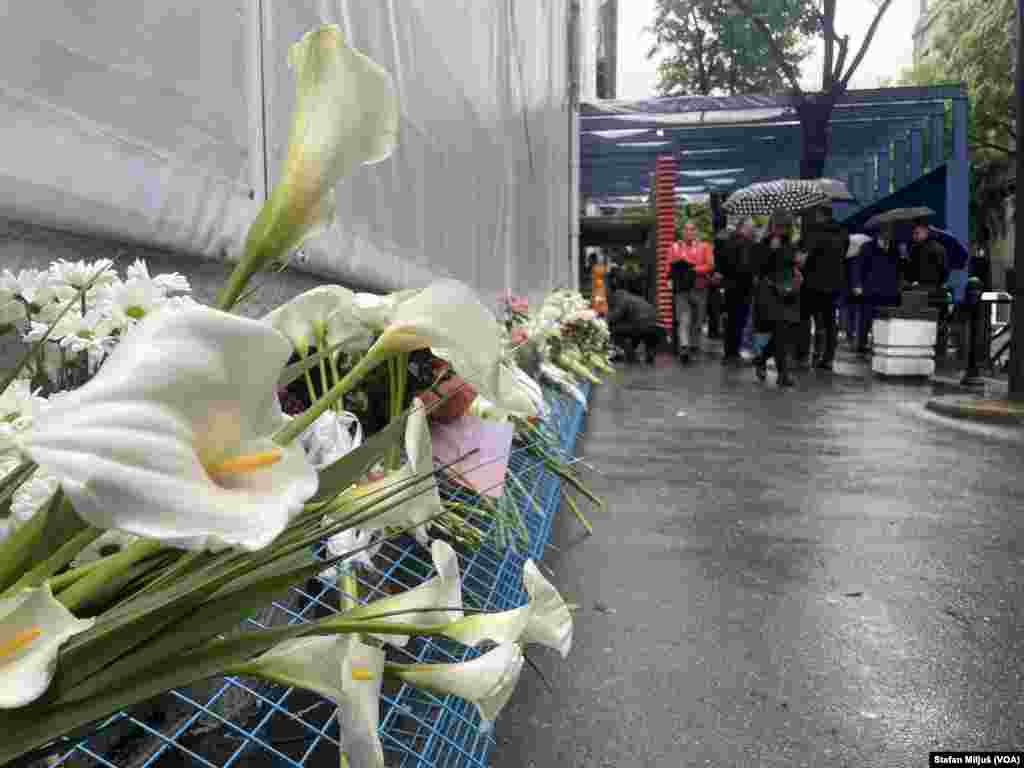 Godišnjica tragedije u Osnovnoj školi &quot;Vladislav Ribnikar&quot; u Beogradu (foto: Glas Amerike / Stefan Miljuš)