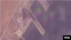 북한 라진항의 '러시아 전용' 부두 일대를 촬영한 18일 자 위성사진에서 나흘 전보다 더 많은 석탄이 포착됐다. 사진=Planet Labs