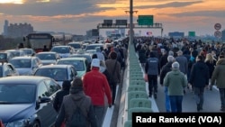 Protestna blokada saobraćaja na mostu Gazela u Beogradu, 12. maj 2023.