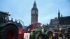 Sejumlah petani mengendarai traktor ke area alun-alun parlemen di London dalam aksi demonstrasi yang digelar para petani di Inggris, pada 25 Maret 2024. (Foto: AFP/Henry Nicholls)