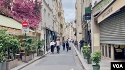 Paris is known for its narrow streets and lack of green, factors that will make it hotter with global warming. (Lisa Bryant/VOA)