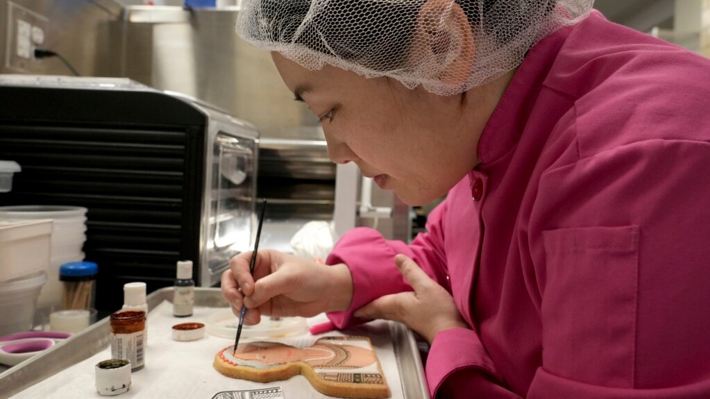 Asian American Artist Uses Cookies as Her Canvas