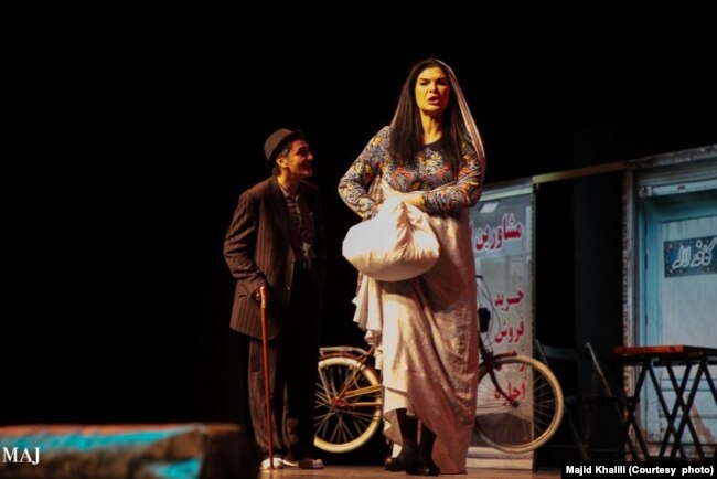 نمایش «زن نیک تهران»
