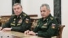 资料照：俄罗斯前防长绍伊古（右 Sergei Shoigu）及俄罗斯武装部队总参谋长格拉西莫夫（Valery Gerasimov）在莫斯科克里姆林宫与俄罗斯总统普京开会。（2022年2月27日）