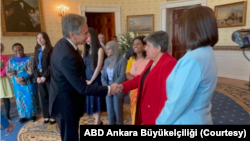 ABD Dışişleri Bakanı Antony Blinken ve Türkiye Kadın Dernekleri Federasyonu Başkanı Canan Güllü
