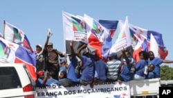 Membros da Renamo durante campanha presidencial em 2019.