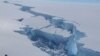 Tangkapan layar yang dibuat pada 14 Juli 2017 dari video yang dirilis oleh British Antarctic Survey menunjukkan keretakan di Larsen C Ice Shelf, di Semenanjung Antartika pada Februari 2017. (Foto: British Antartic Survey/AFP)