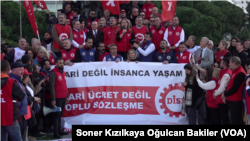 DİSK Genel Başkanı Arzu Çerkezoğlu, asgari ücretin yılda dört kez belirlenmesi çağrısını İzmir’den yineledi.