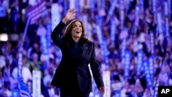 Kandida a la prezidans pati Demokrat la, Vis Prezidan Kamala Harris pandan konvansyon nasyonal pati a nan Chicago, 22 Out, 2024. 