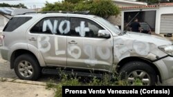 Los vehículos en los que se moviliza la líder opositora, María Corina Machado fueron vandalizados. [Foto cortesía: Prensa Vente Venezuela]