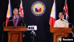 Phó Thủ tướng kiêm Bộ trưởng Quốc phòng Úc Richard Marles phát biểu trong cuộc họp báo với Bộ trưởng Quốc phòng Philippines Carlito Galvez Jr. tại thành phố Quezon của Philippines vào ngày 22/2/2023.