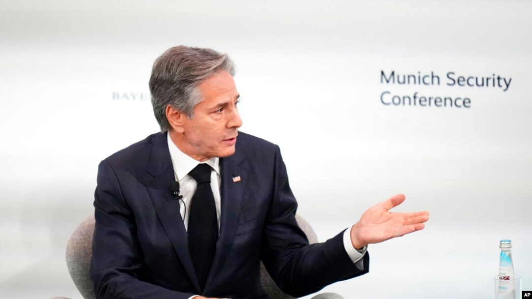 Secretário de Estado dos Estados Unidos, António Blinken, participa na Conferência de Segurança de Munique em Munique, 18 de Fevereiro de 2023.