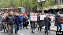 Nakon protesta ispred Ministarstva prosvete, predstavnici Nezavisnog sindikata prosvetnih radnika predali su svoje zahteve Vladi Srbije