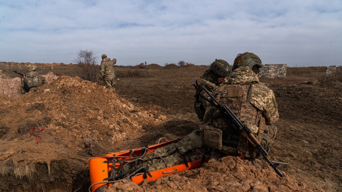 In Photos: Around Ukraine’s Avdiivka, Civilians Flee, and Soldiers ...