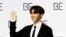 Anggota boy band K-pop BTS J-hope saat mempromosikan album baru "BE(Deluxe Edition)" di Seoul, Korea Selatan, 20 November 2020. (Foto: REUTERS/Heo Ran)