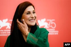 Artis Iran Fatemeh Motamed-Aria menghadiri sesi pemotretan juri Festival Film Venesia ke-75 di Venice Lido, 29 Agustus 2018. (Filippo MONTEFORTE / AFP)