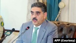 د انوار الحق کاکړ په مشرۍ کې په پېښور کې د امنیت په اړه غونډه وشوه او نوموړي ویلي، د خېبرپښتونخوا پوليس او سي ټي ډي د پياوړي کولو دپاره د اقداماتو ضرورت دی