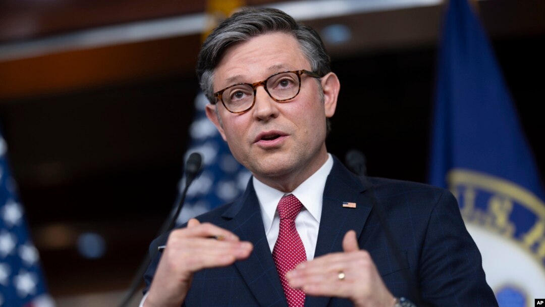 Ketua DPR Amerika, Mike Johnson berbicara pada konferensi pers di Gedung Capitol, Washington, DC hari Kamis 29 Februari 2024. 
