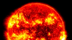 Quiz - Severe Solar Storm Hits Earth, Causing Colorful Light Shows