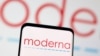 El logotipo de Moderna se muestra en esta imagen tomada el 3 de mayo de 2022. 