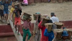 စစ်ပွဲနဲ့စီးပွားရေးချွတ်ခြုံကျမှုကြောင့် ကလေးလုပ်သားများပြားလာ 