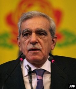 Ahmet Türk de heyette yer alıyor.