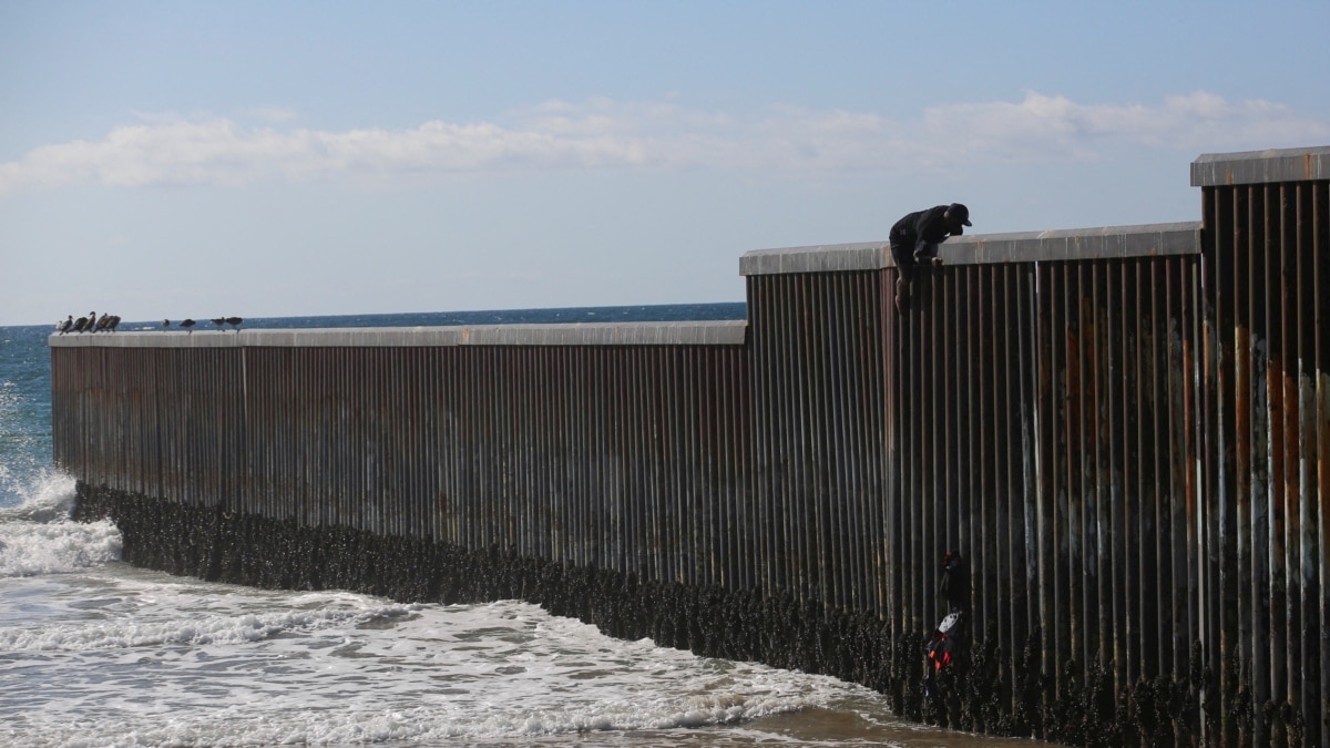 Crossing the U.S. - Mexico Border by Land