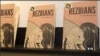 Peluncuran buku "Rezbians" Carmen Selam. (VOA/Gustavo Martínez Contreras)