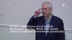 Senador de EEUU, Mitch McConnell, pareció quedarse paralizado en una conferencia de prensa