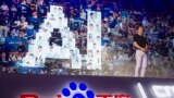 中國百度首席執行官李彥宏在北京舉行的2018年百度創造大會上談論人工智能。（2018年7月4日）