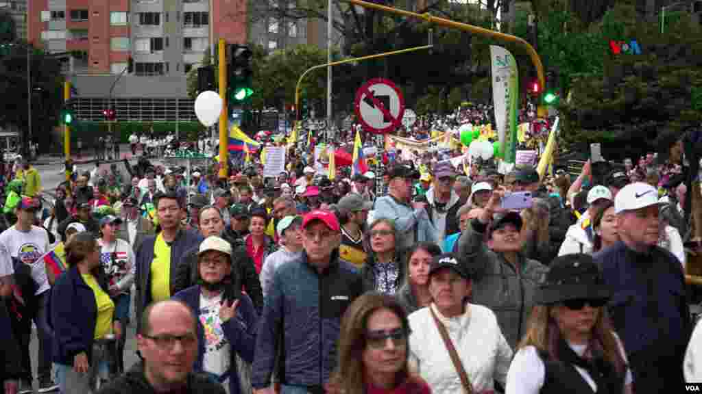 Este 21 de abril se vivió una masiva marcha por parte de la oposición en contra del gobierno del presidente Gustavo Petro. Foto: Israel Navas