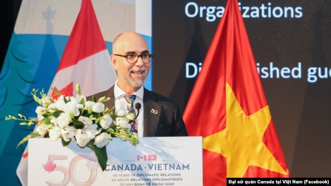 Đại sứ Canada tại Việt Nam, Shawn Steil, phát biểu trong lễ kỷ niệm 50 năm quan hệ ngoại giao Canada-Việt Nam vào ngày 24/8/2023.