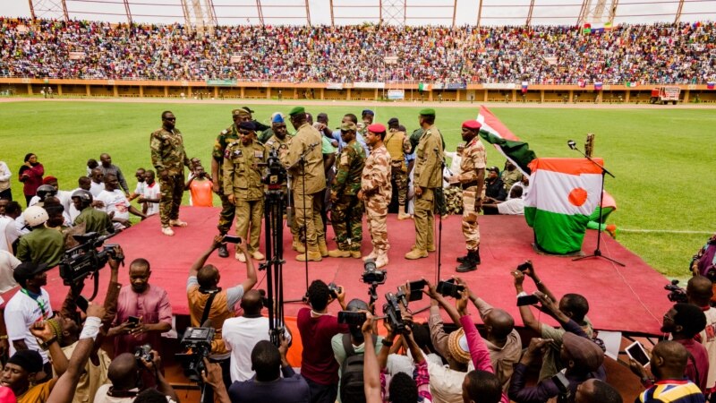 Le coup d'État est salué au Niger malgré les restrictions de liberté