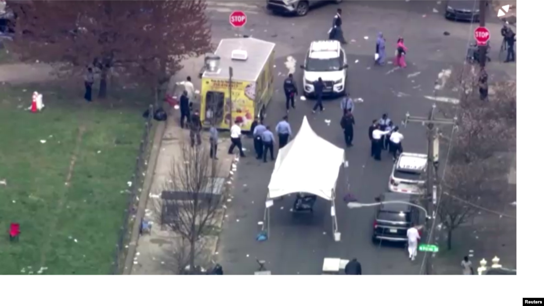 Pennsylvania eyaletinin Philadelphia kentinde Ramazan bayramı kutlamalarında yaşanan silahlı saldırıda en az iki kişi vuruldu.