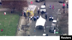 Pennsylvania eyaletinin Philadelphia kentinde Ramazan bayramı kutlamalarında yaşanan silahlı saldırıda en az iki kişi vuruldu.