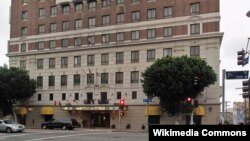 FILE - Hotel Mayfair di kawasan Westlake, sebelah barat pusat kota.Los Angeles, California.