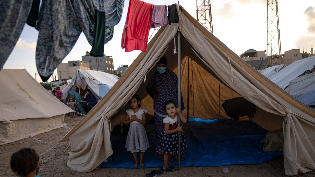 Tent Camps for Displaced Palestinians Stir Up Painful Past