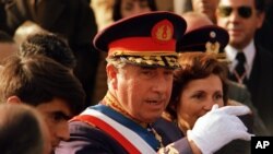 Jenerali Augusto Pinochet aliyekuwa Rais wa Chile kwenye picha ya 1977.